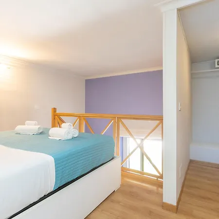 Colosseum Bright Two Bedroom Апартаменты Рим