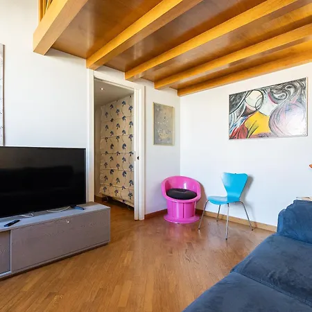 Lägenhet Colosseum Bright Two Bedroom
