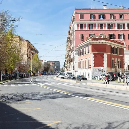 Апартаменты Colosseum Bright Two Bedroom Рим