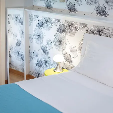 Colosseum Bright Two Bedroom *