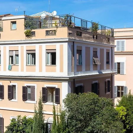 Colosseum Bright Two Bedroom *