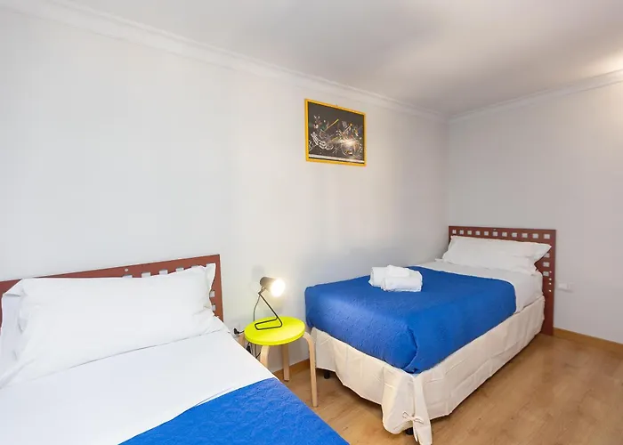 Colosseum Bright Two Bedroom Apartment *