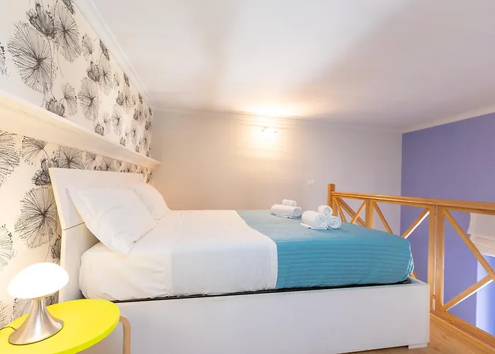 Colosseum Bright Two Bedroom Apartment Rome
