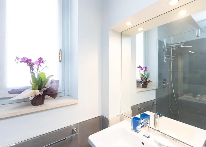 Colosseum Bright Two Bedroom * Rome