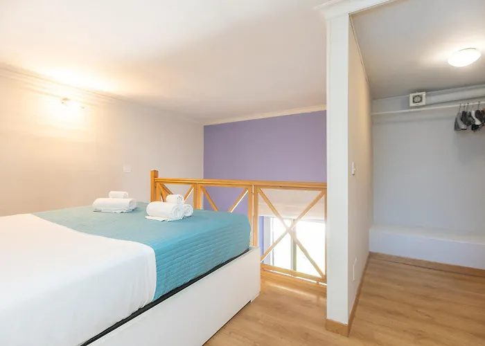 Colosseum Bright Two Bedroom Apartment Rome